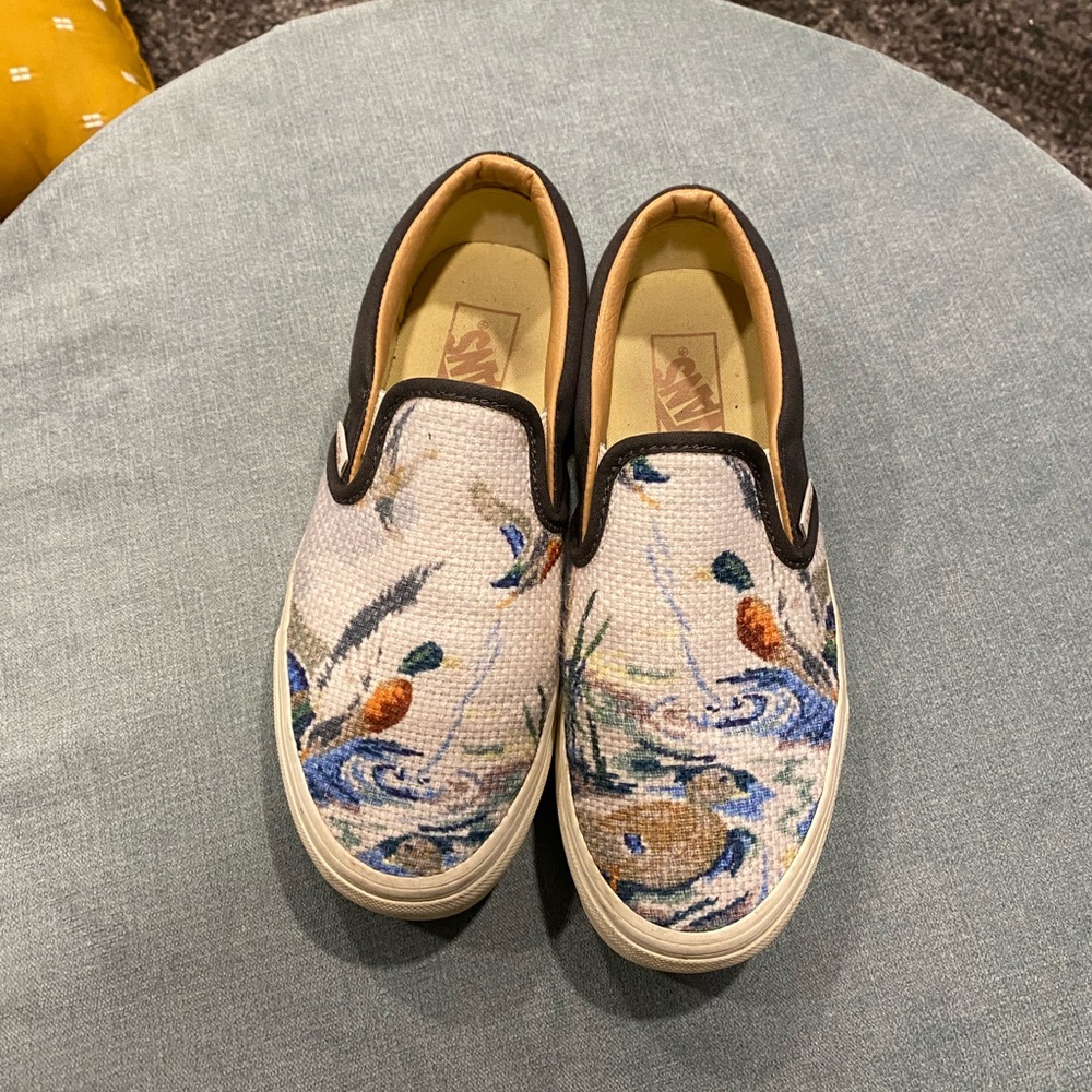 Vans slip ons Mallard duck knit pattern size 8